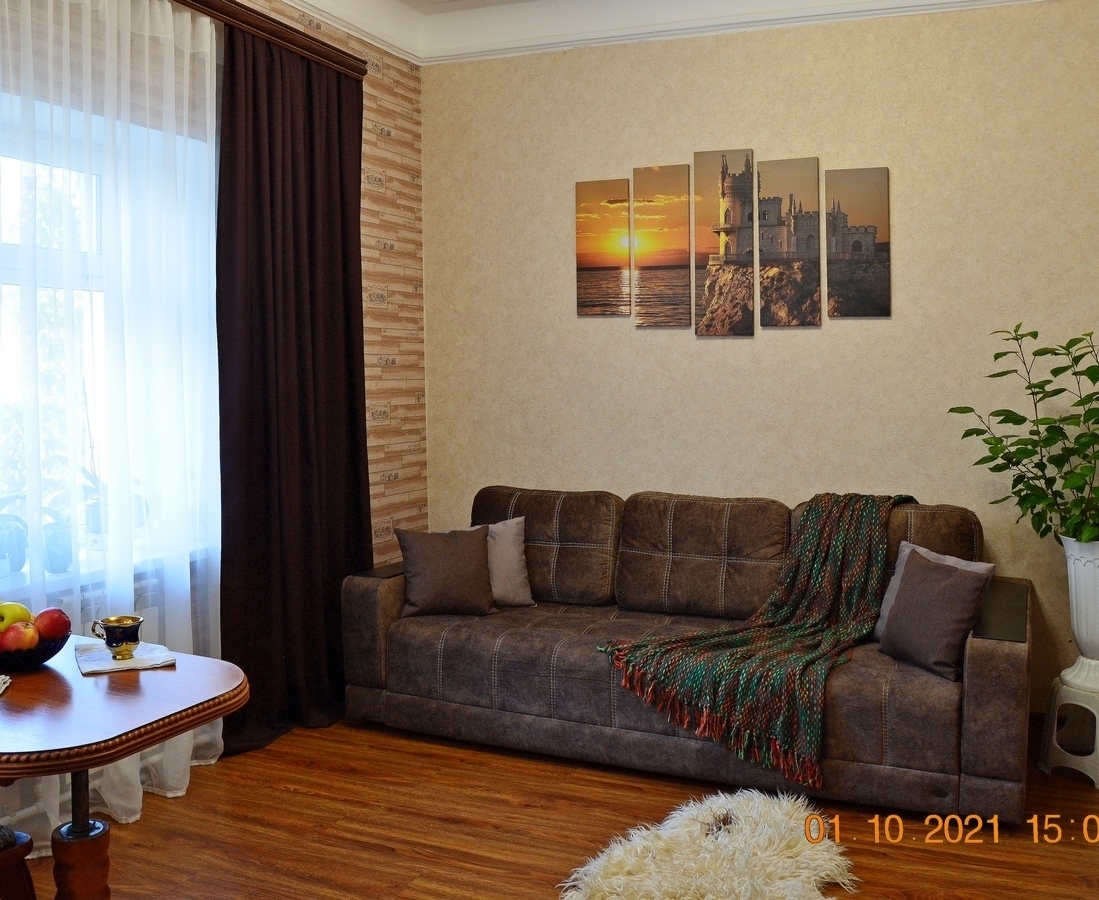 Двухкомнатный номер на первом этаже гостевого дома в Феодосии, фото 1